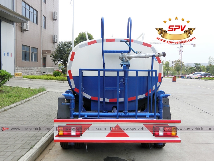 4,000 Litres Mobile Water Truck Sinotruk-B